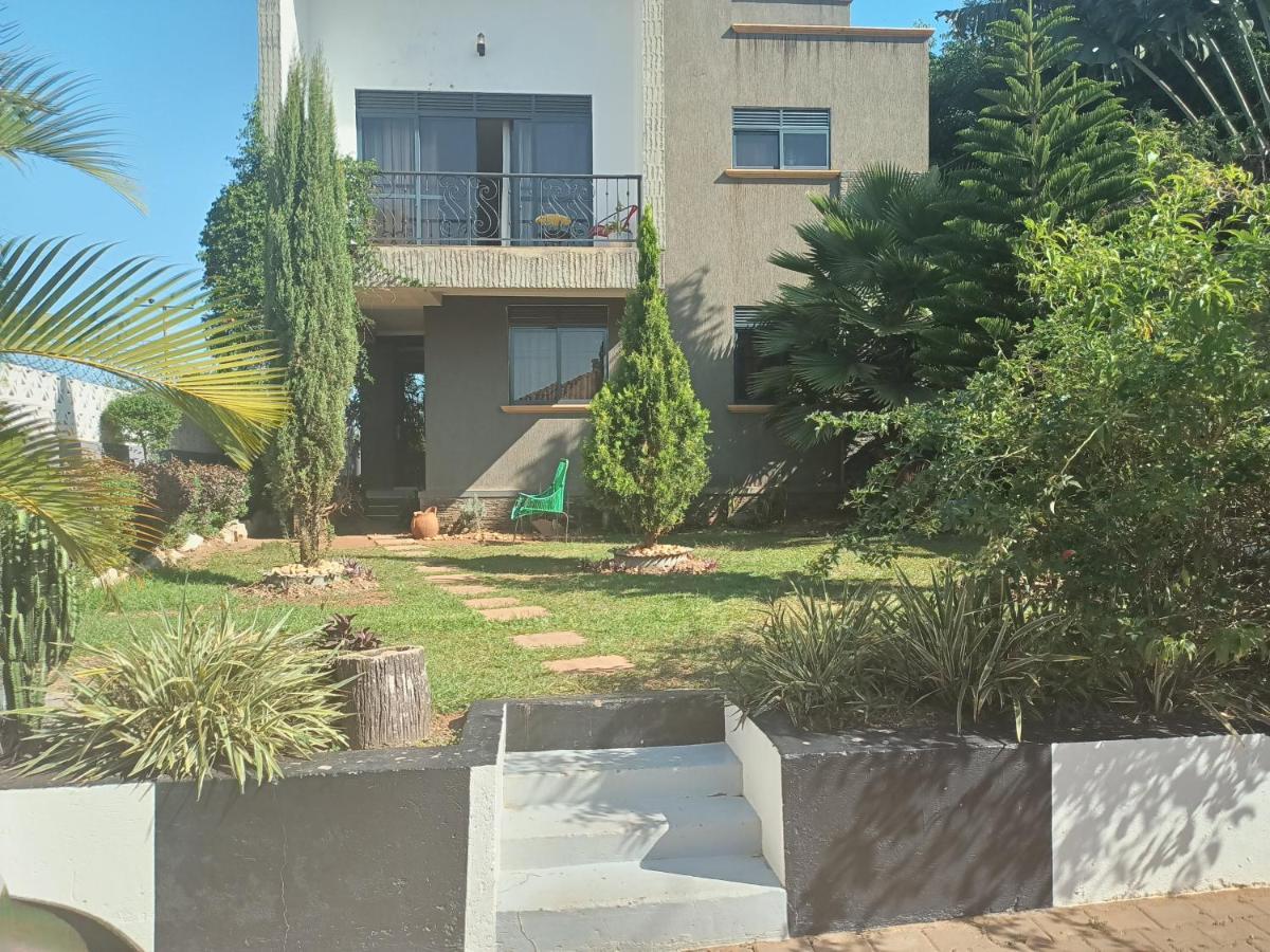 Jacuzzi City Home Кампала Экстерьер фото