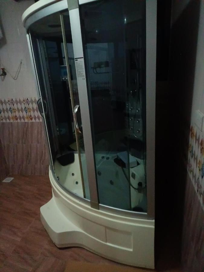 Jacuzzi City Home Кампала Экстерьер фото