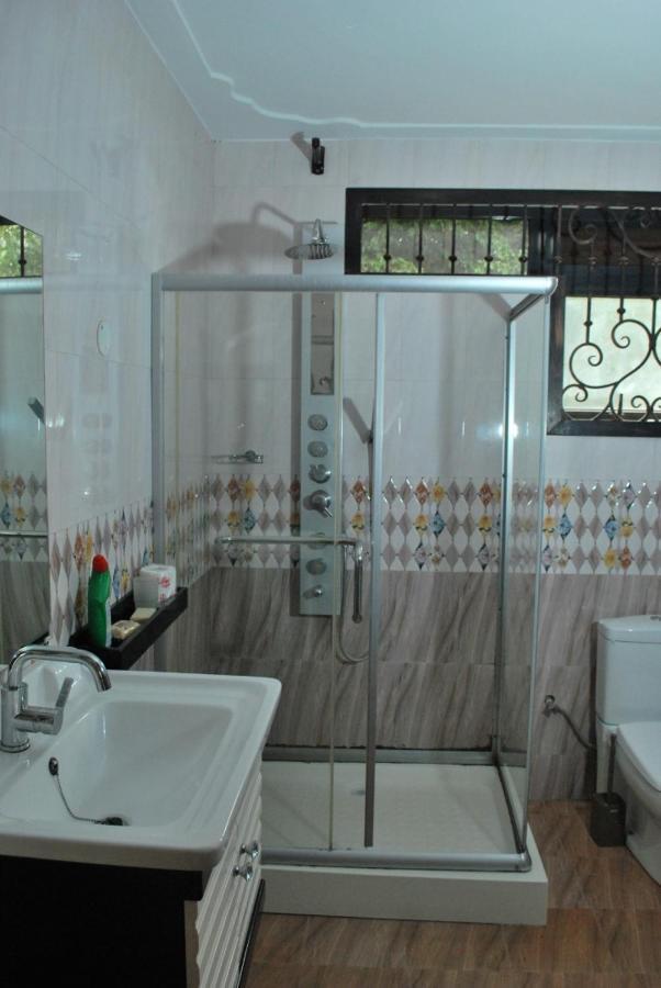 Jacuzzi City Home Кампала Экстерьер фото