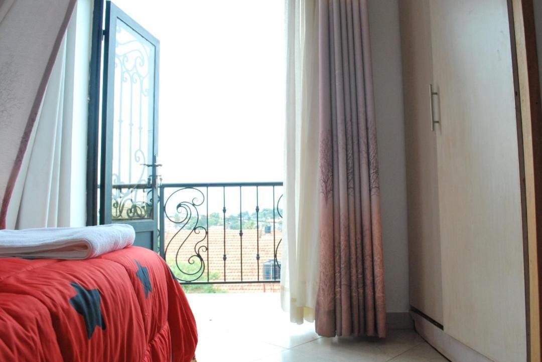 Jacuzzi City Home Кампала Экстерьер фото