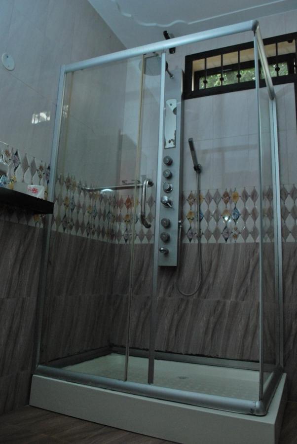 Jacuzzi City Home Кампала Экстерьер фото
