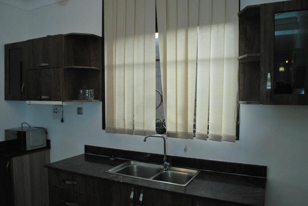 Jacuzzi City Home Кампала Экстерьер фото