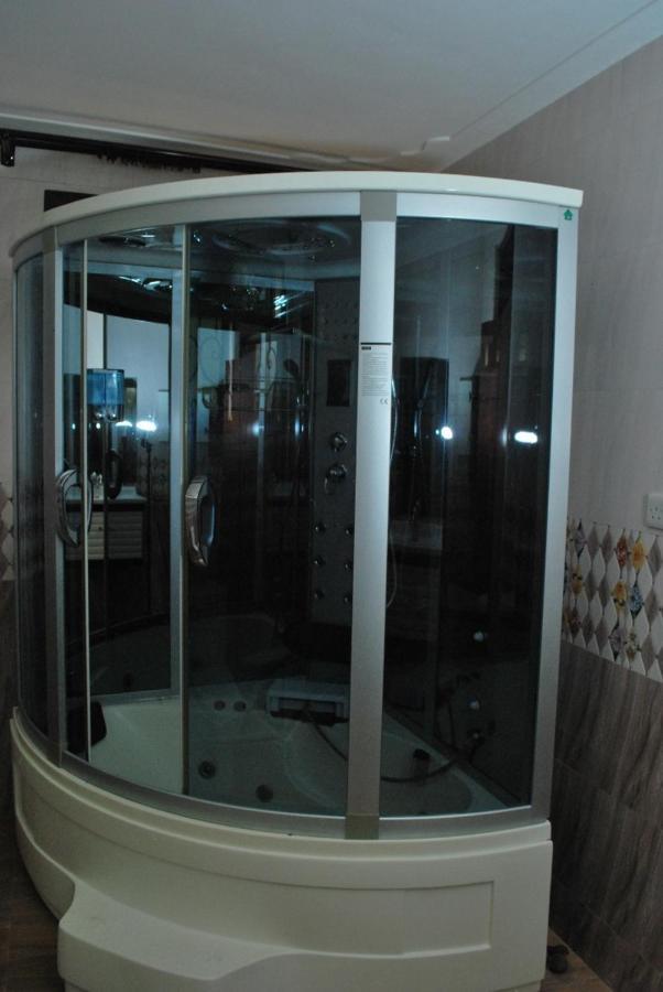 Jacuzzi City Home Кампала Экстерьер фото