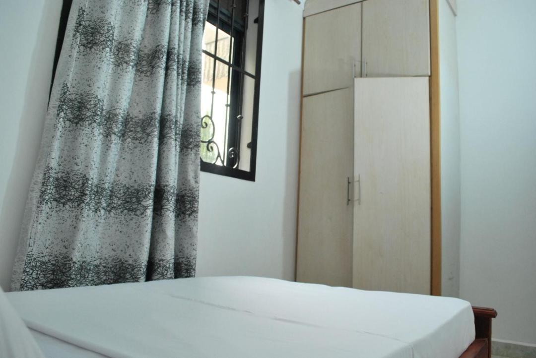 Jacuzzi City Home Кампала Экстерьер фото